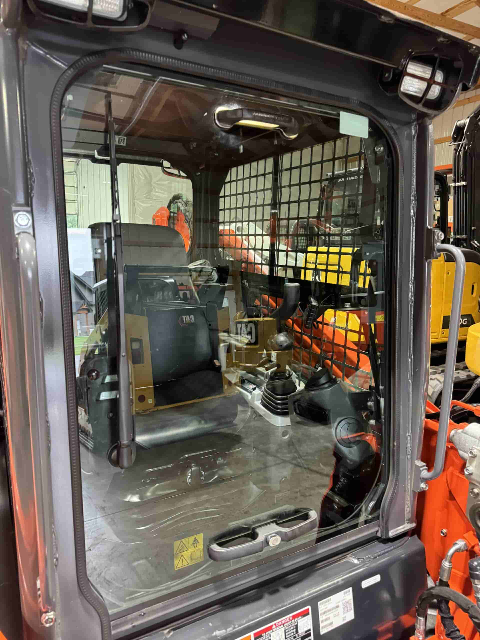 2021 KUBOTA SVL97-2 LIKE NEW
